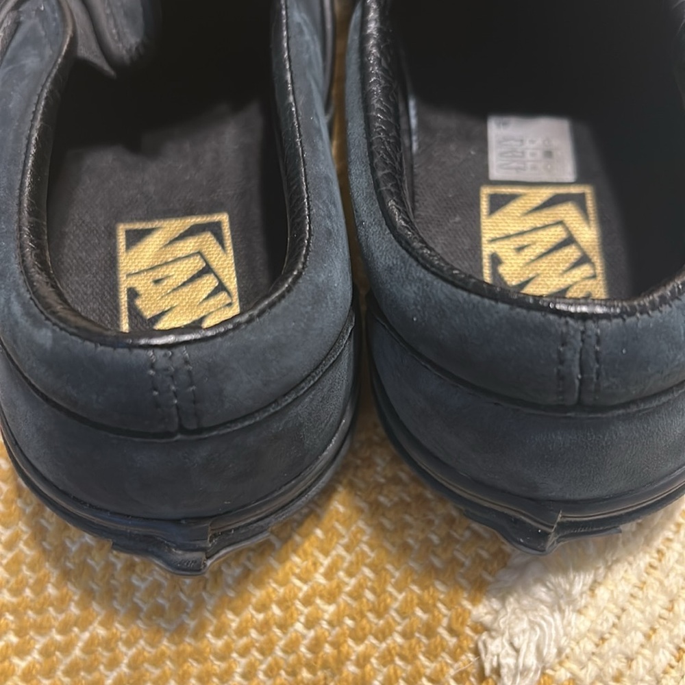 Vans classic black leather slip on ID gold trim - Picture 8 of 9